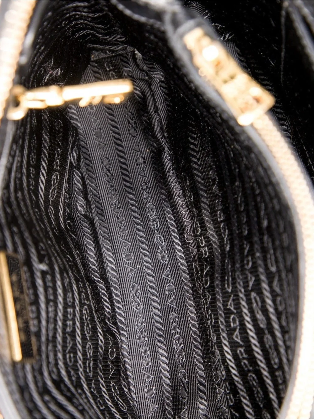 !!NEW!! Prada Black Saffiano Leather with Authenticity Card